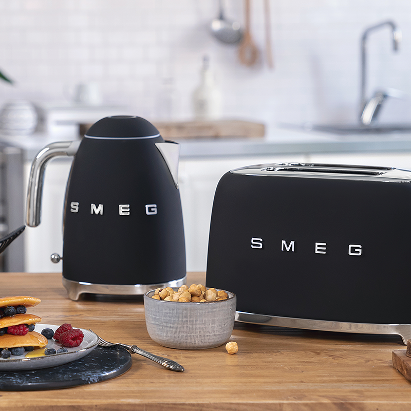 Smeg KLF03BLMEU elkedel mat sort 1,7 liter 2400 watt - Image 7
