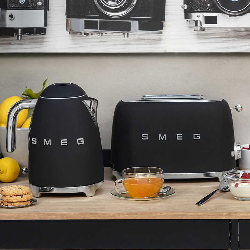 Smeg KLF03BLMEU elkedel mat sort 1,7 liter 2400 watt - Image 6