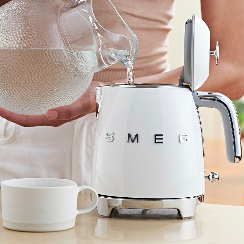Smeg KLF05WHEU elkedel mini hvid 0,8 liter 1400 watt - Image 7