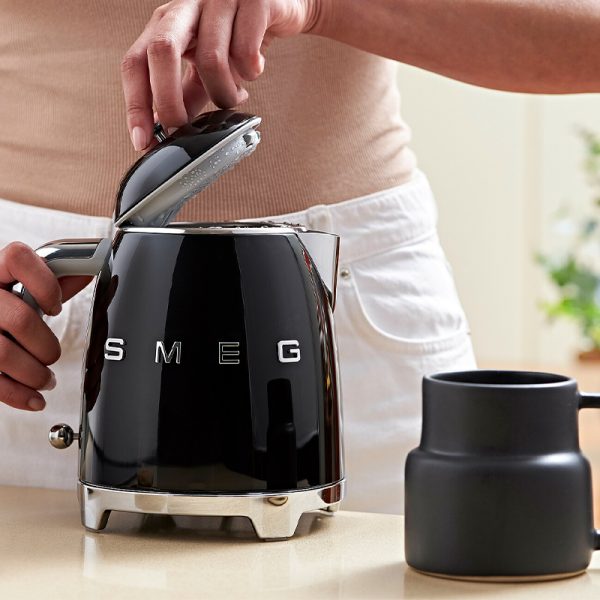 Smeg KLF05BLEU elkedel mini sort 0,8 liter 1400 watt - Image 7