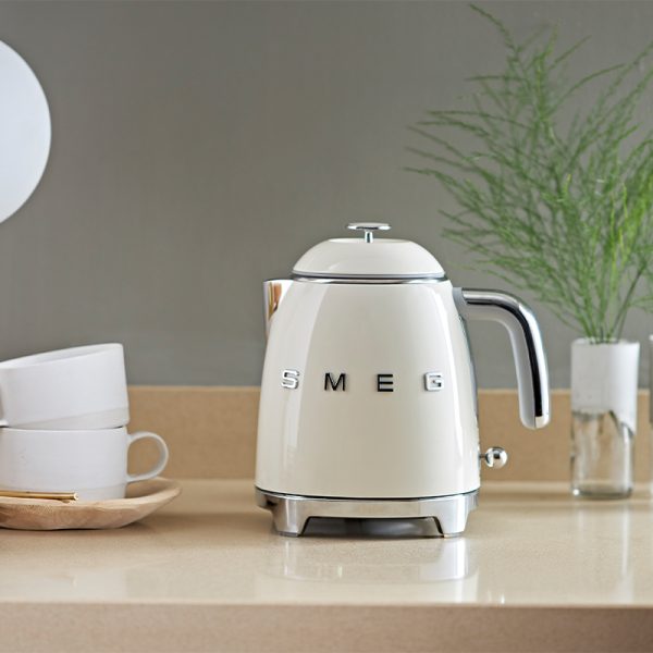 Smeg elkedel mini creme 0,8 liter 1400 watt - Image 8